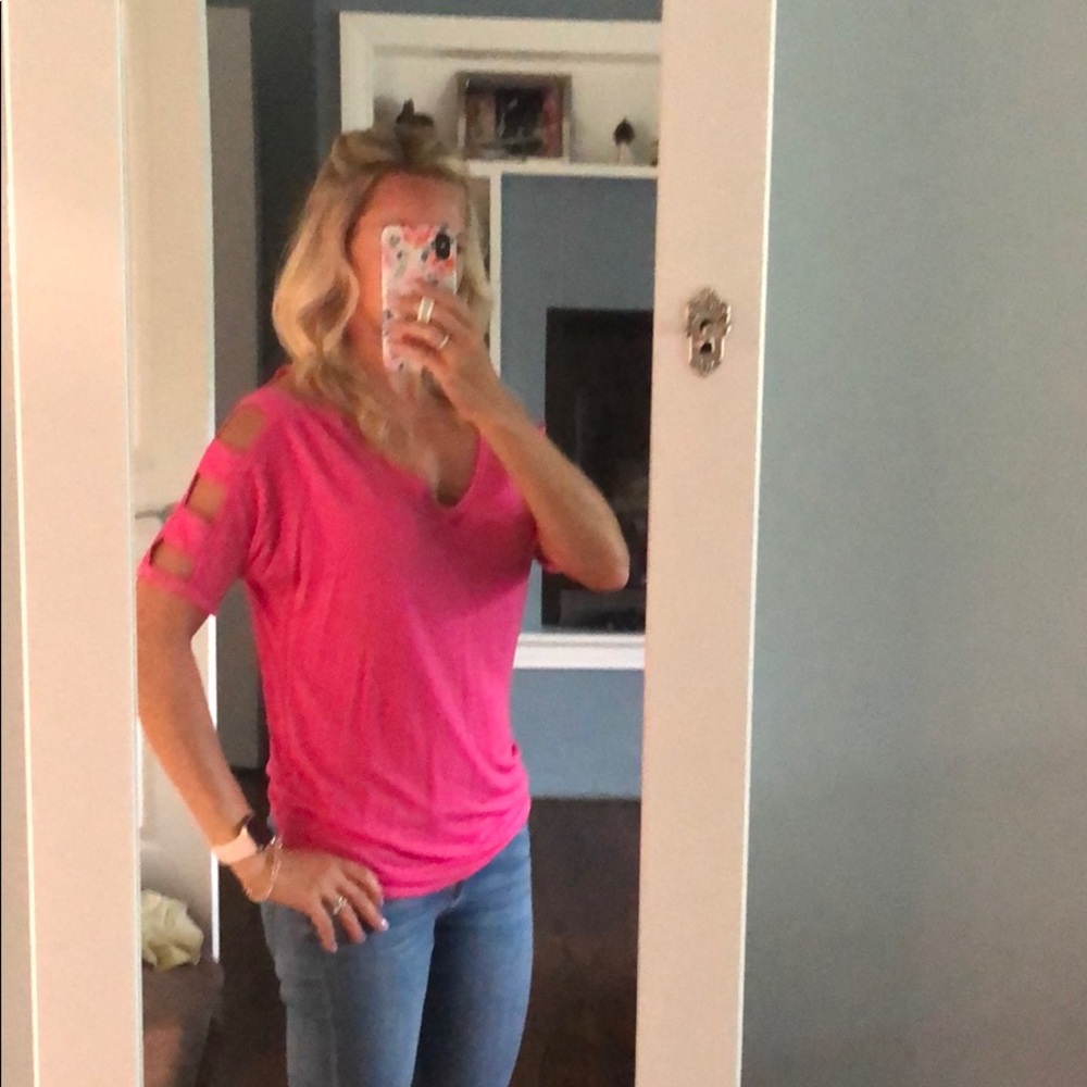 Cut out sleeve tee from Saved by the Dress